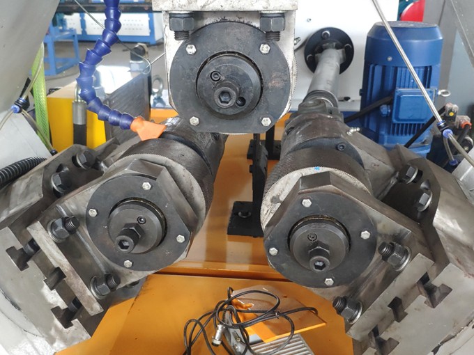 pinkuothread Rolling Machine23