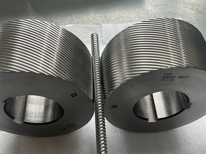 pinkuothread Rolling Machine17